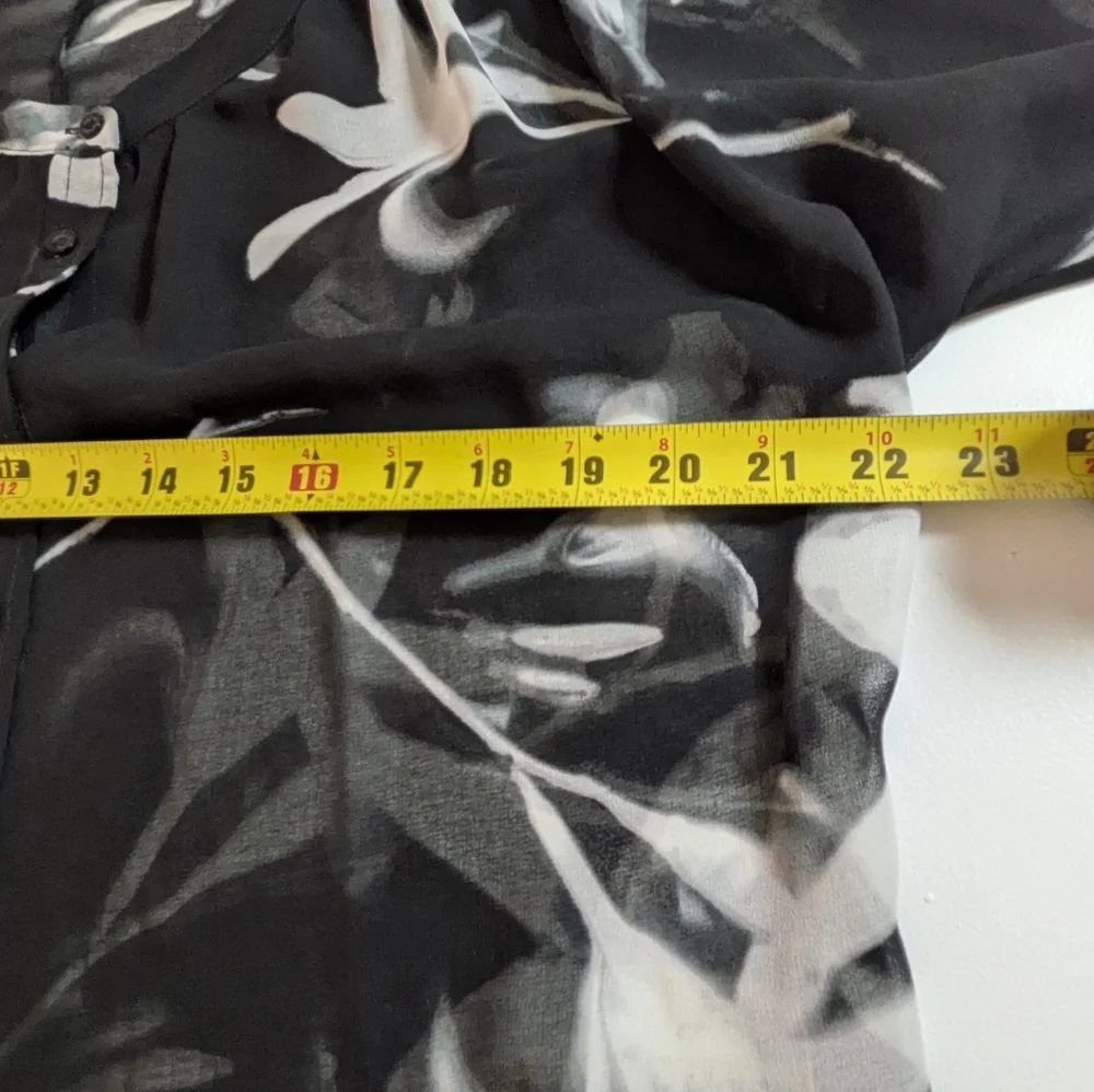 Calvin Klein Women’s Floral Chiffon Button-Up Sheer Top Size S Black White Lace - Picture 9 of 10